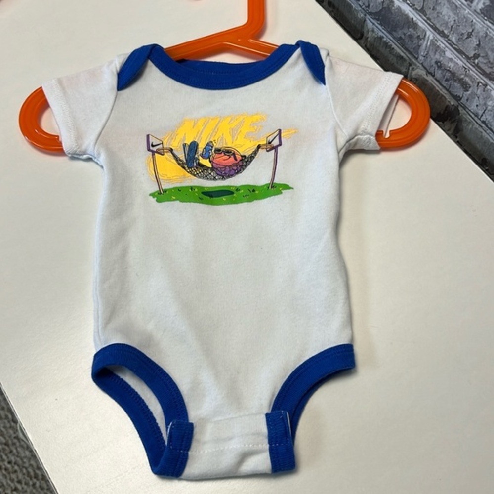 Baby‎ Nike onesie